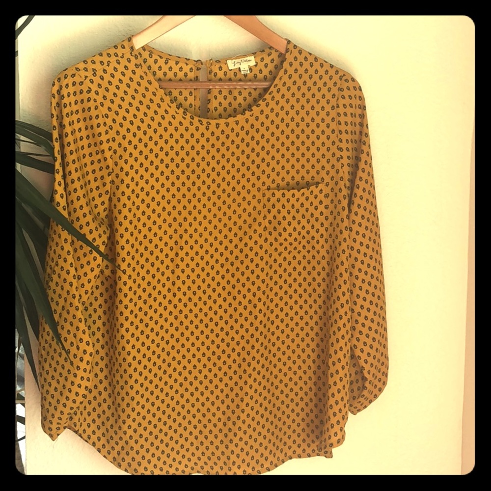 Keyhole back lily white blouse